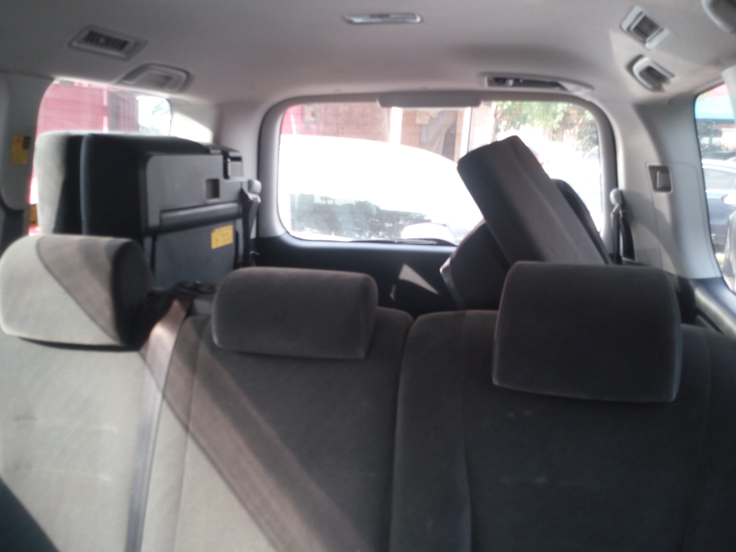 
								Toyota Voxy full									