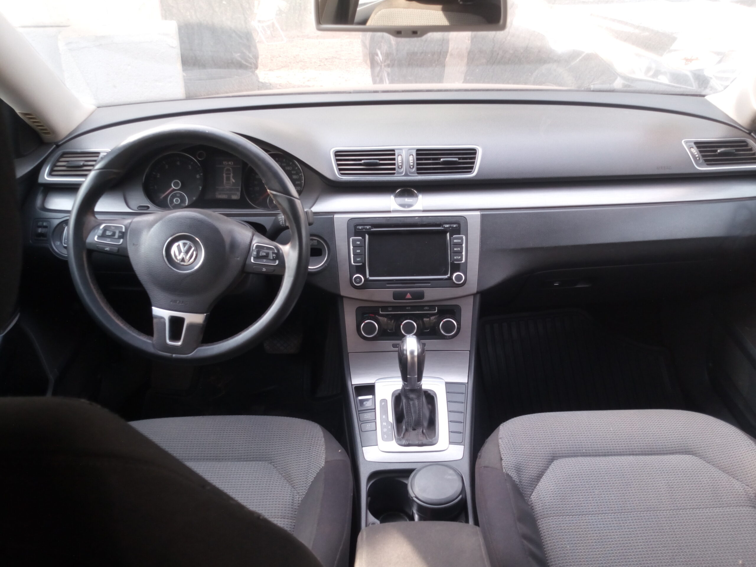 
								Volkswagen Passat full									