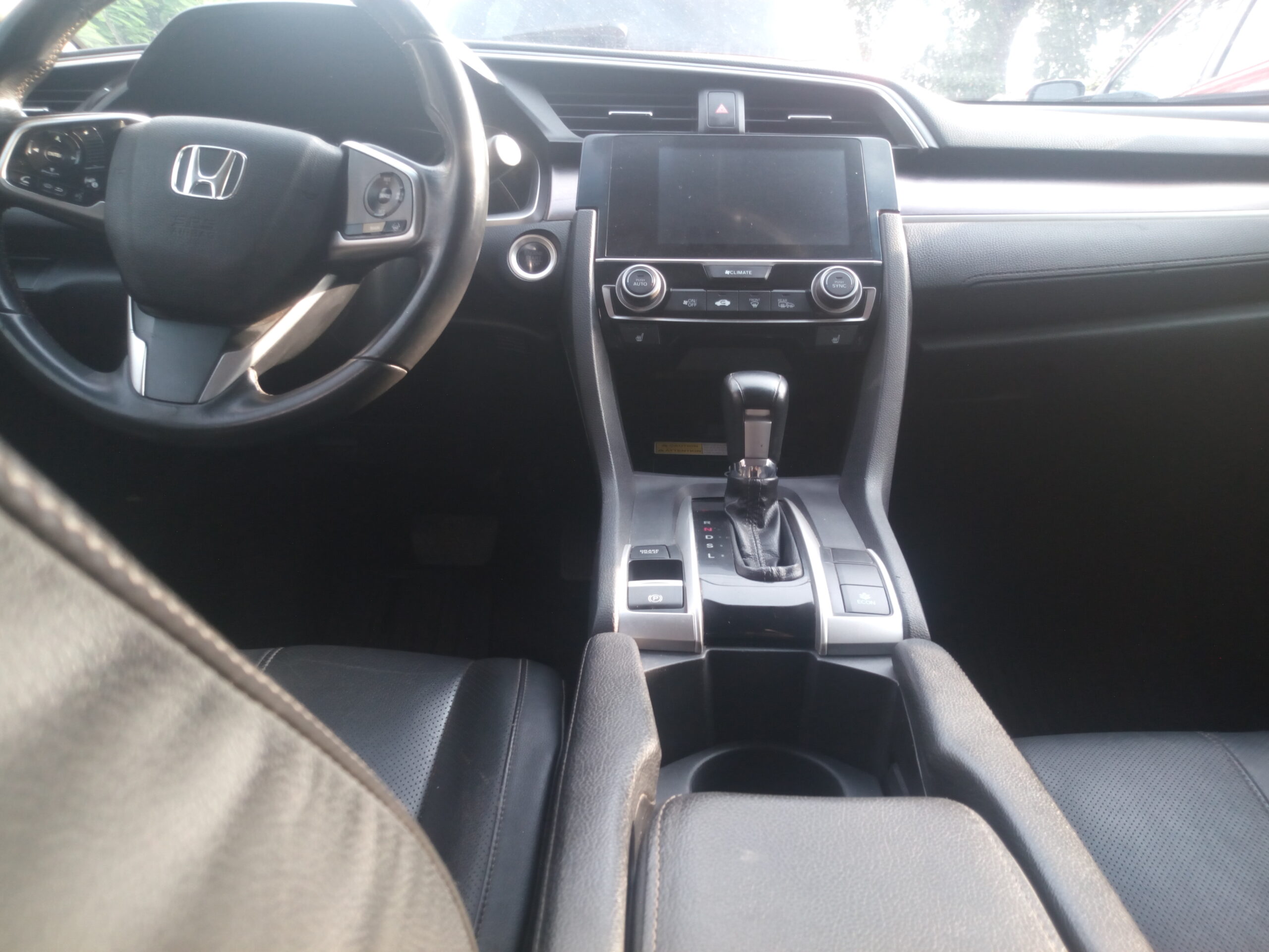 
								Honda Civic (10th Generation) full									