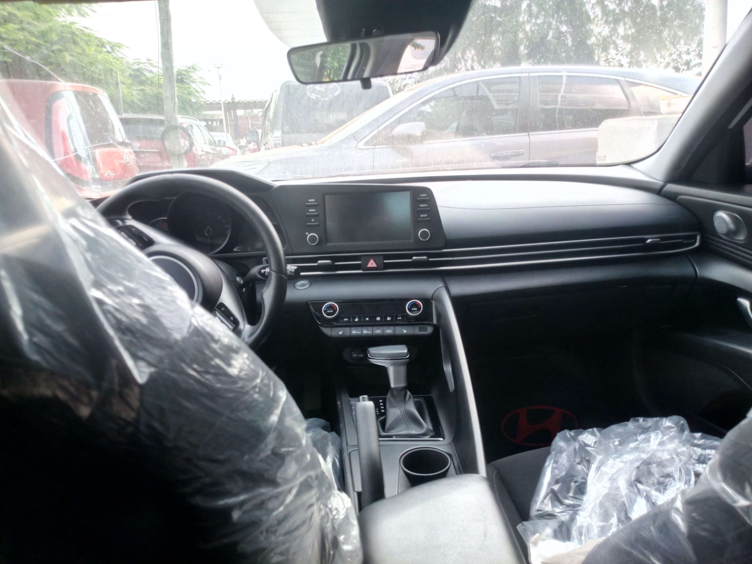 
								Hyundai Elantra (7th Generation) full									