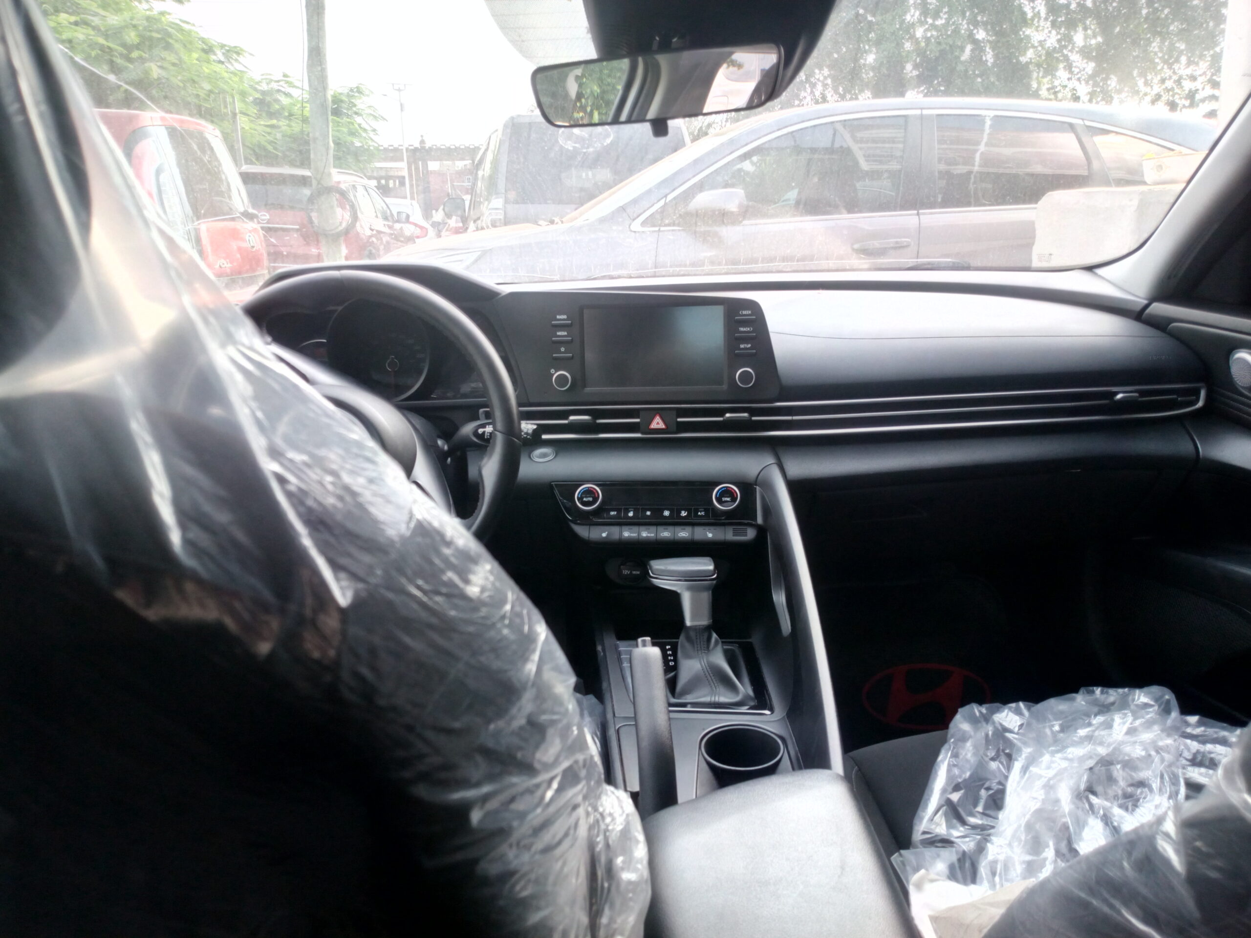 
								Hyundai Elantra (7th Generation) full									